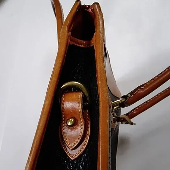 Vintage Dooney Bourke Women Handbag - Picture 6 of 12